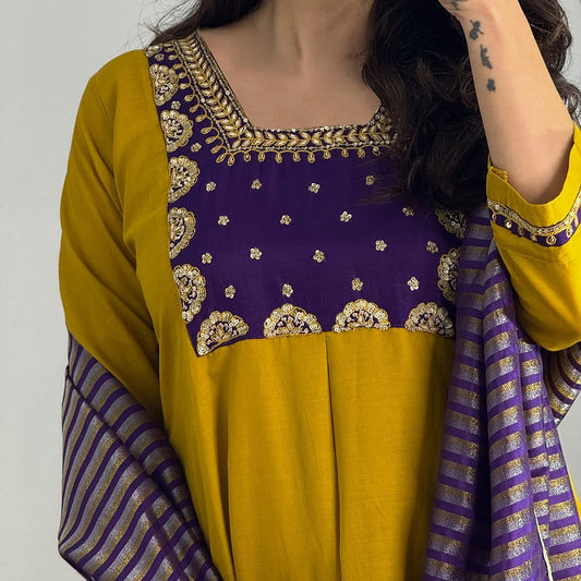 Sunehri Violet Set