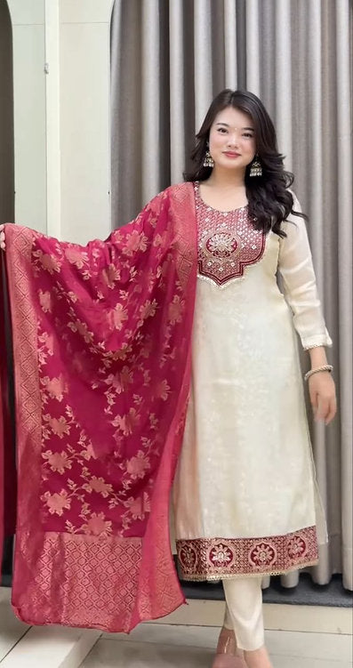 Banarasi Wiving Special Suit Set