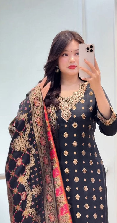 Kanjivaram Glass Tissue Suit Set