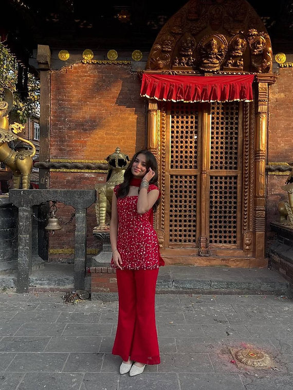 Designer Timeless 90’s Style iconic Set – Elegant Ethnic Wear
