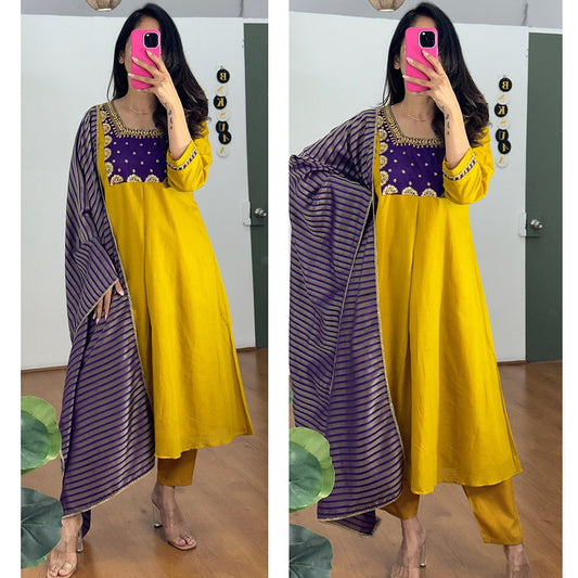 Sunehri Violet Set